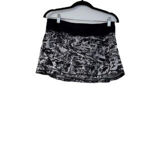Lululemon Black and White Mini Skater Skirt size 10